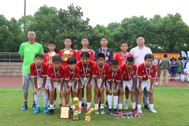斯诺克世锦赛：创单局时长纪录 吴宜泽7比7暂平马克·艾伦