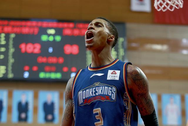 新疆力克广州豪取9连胜 江苏大胜吉林止9连败